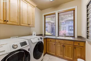 6643 NW Meridian Ridge Dr, Portland, OR 97210 - Photo 24