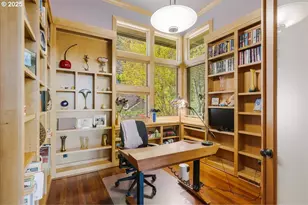 6643 NW Meridian Ridge Dr, Portland, OR 97210 - Photo 8