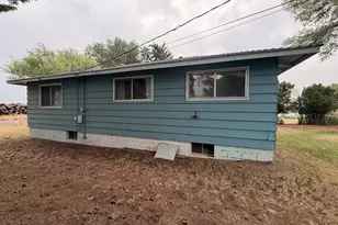 328 S Quincy Ave, Hines, OR 97738 - Photo 4