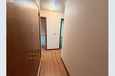 328 S Quincy Ave, Hines, OR 97738 - Photo 10