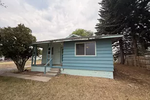 328 S Quincy Ave, Hines, OR 97738 - Photo 2