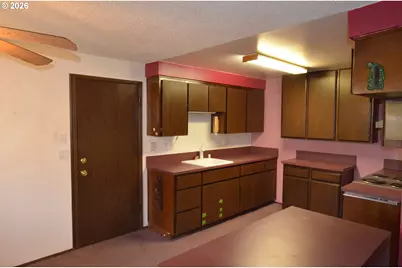 1685 SW 194th Ave, Beaverton, OR 97003 - Photo 4