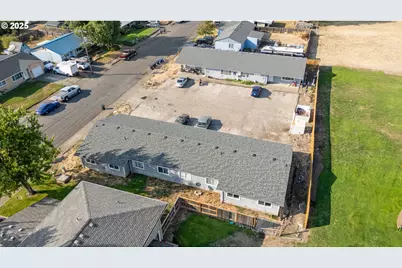 351 40th St, Springfield, OR 97478 - Photo 18