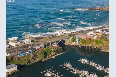 265 SE Hazelton Pl, Depoe Bay, OR 97341 - Photo 20