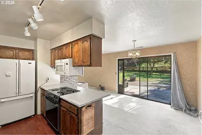 2273 Virginia Ave, North Bend, OR 97459 - Photo 8