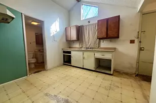 1860 W 12th Ave, Eugene, OR 97402 - Photo 10