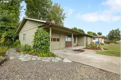 273 Eddy St, Sutherlin, OR 97479 - Photo 2