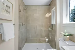 15155 E Burnside, Portland, OR 97233 - Photo 20