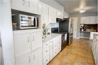711 SE 101st Ave, Vancouver, WA 98664 - Photo 10