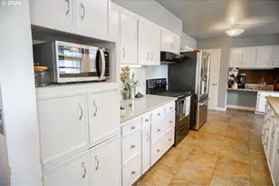 711 SE 101st Ave, Vancouver, WA 98664 - Photo 10