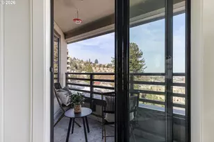 2245 SW Park Pl, Portland, OR 97205 - Photo 32