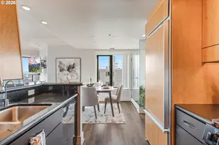 2245 SW Park Pl, Portland, OR 97205 - Photo 22