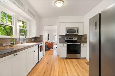 5504 SE Ankeny St, Portland, OR 97215 - Photo 12