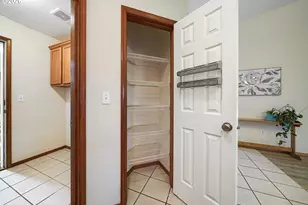 520 E Melody Ln, Newberg, OR 97132 - Photo 34