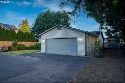 520 E Melody Ln, Newberg, OR 97132 - Photo 6