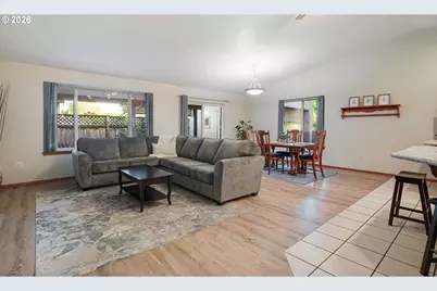 520 E Melody Ln, Newberg, OR 97132 - Photo 8