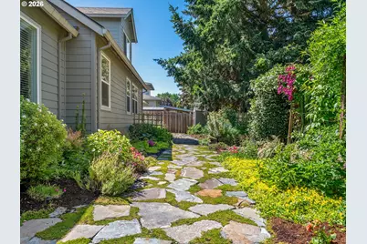 265 NE 36th Ct, Hillsboro, OR 97124 - Photo 36