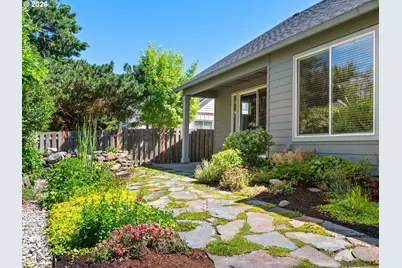 265 NE 36th Ct, Hillsboro, OR 97124 - Photo 38