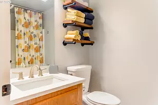 8832 SW 50th Ave, Portland, OR 97219 - Photo 12