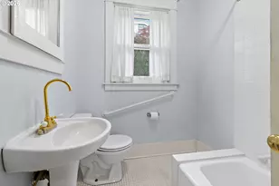 3560 NE Stanton St, Portland, OR 97212 - Photo 26