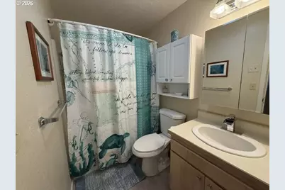 240 11th St, Florence, OR 97439 - Photo 34