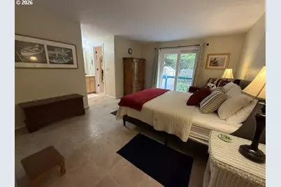 240 11th St, Florence, OR 97439 - Photo 28