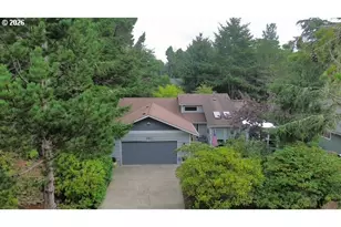 240 11th St, Florence, OR 97439 - Photo 1
