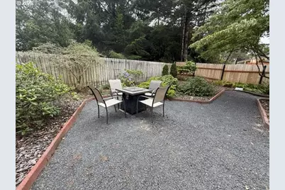 240 11th St, Florence, OR 97439 - Photo 10