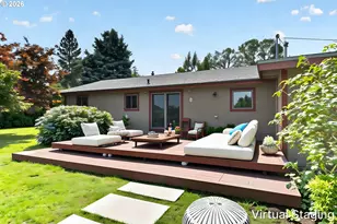 4460 Riordan Hill Dr, Hood River, OR 97031 - Photo 32