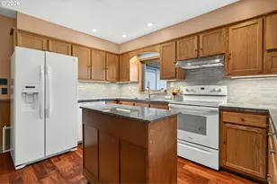 4460 Riordan Hill Dr, Hood River, OR 97031 - Photo 12