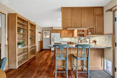 4460 Riordan Hill Dr, Hood River, OR 97031 - Photo 10