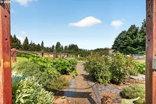 4460 Riordan Hill Dr, Hood River, OR 97031 - Photo 34