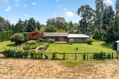 4460 Riordan Hill Dr, Hood River, OR 97031 - Photo 2