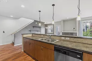 7518 N Burlington Ave, Portland, OR 97203 - Photo 16