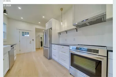 296 N 4th St, Saint Helens, OR 97051 - Photo 6