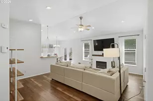 644 9th Ave, Coos Bay, OR 97420 - Photo 2