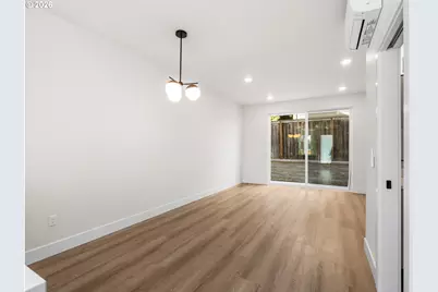 7585 SW Capitol Hwy, Portland, OR 97219 - Photo 4