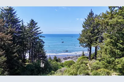 31904 Chantrelle Ln, Gold Beach, OR 97444 - Photo 34