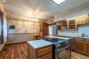 509 N Collier St, Coquille, OR 97423 - Photo 32