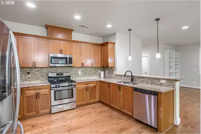 28525 Greenway Dr, Wilsonville, OR 97070 - Photo 10