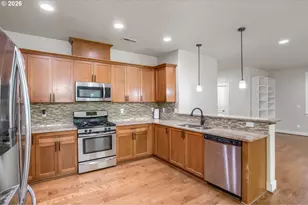 28525 Greenway Dr, Wilsonville, OR 97070 - Photo 10