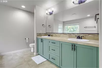 28525 Greenway Dr, Wilsonville, OR 97070 - Photo 16