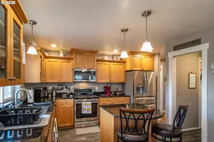 483 S State St, Sutherlin, OR 97479 - Photo 16