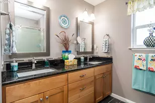 483 S State St, Sutherlin, OR 97479 - Photo 24