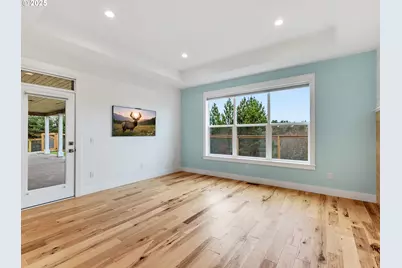 32996 Pacific Bellevue Ln, Warrenton, OR 97146 - Photo 18