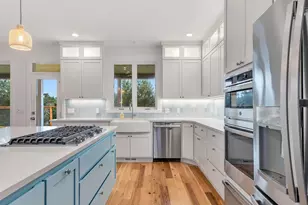 32996 Pacific Bellevue Ln, Warrenton, OR 97146 - Photo 8