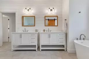 32996 Pacific Bellevue Ln, Warrenton, OR 97146 - Photo 22