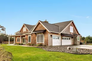 32996 Pacific Bellevue Ln, Warrenton, OR 97146 - Photo 2