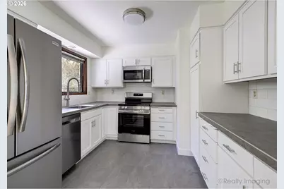 6902 SW 2nd Ave, Portland, OR 97219 - Photo 2