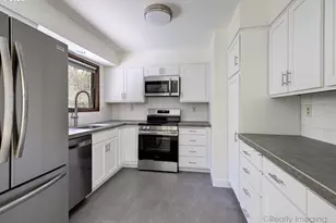 6902 SW 2nd Ave, Portland, OR 97219 - Photo 2